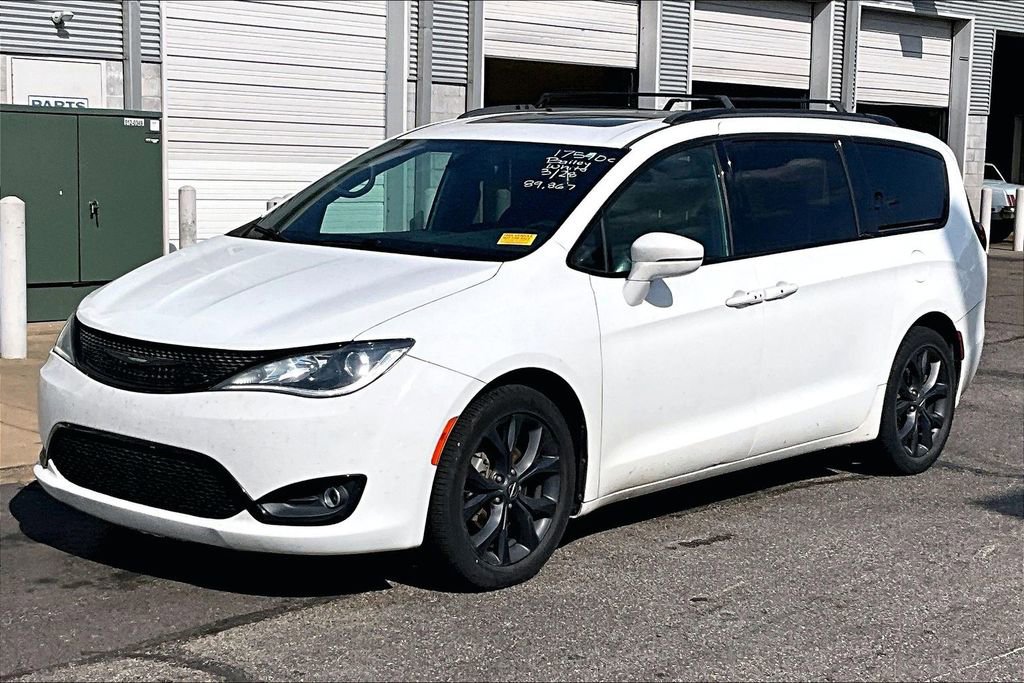 Used 2019 Chrysler Pacifica - photo 2