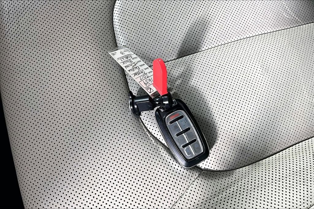 Used 2017 Chrysler Pacifica - photo 5