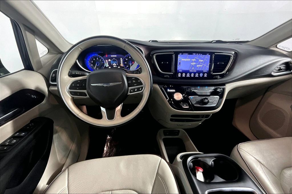 Used 2017 Chrysler Pacifica - photo 10