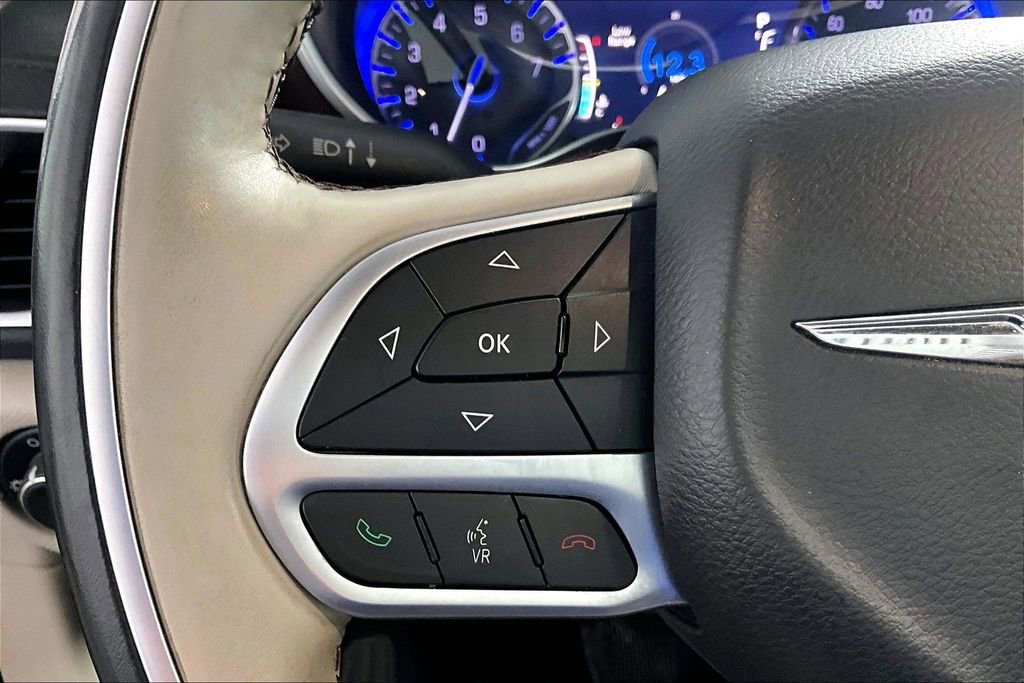 Used 2017 Chrysler Pacifica - photo 13
