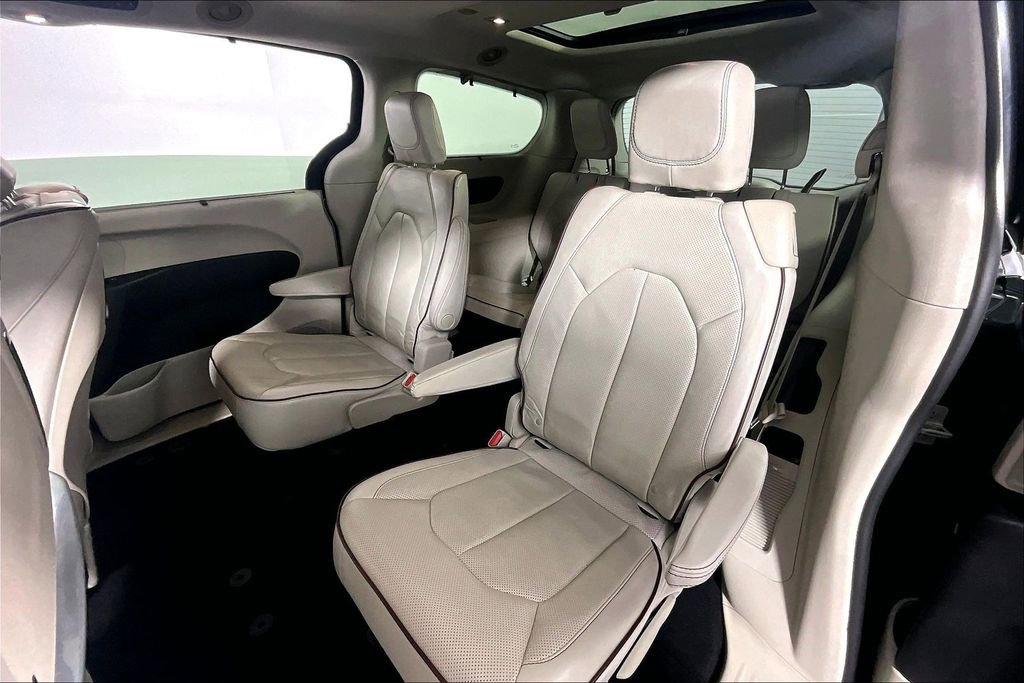 Used 2017 Chrysler Pacifica - photo 21