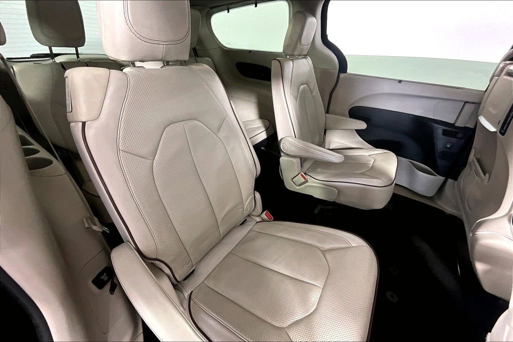 Used 2017 Chrysler Pacifica - photo 22