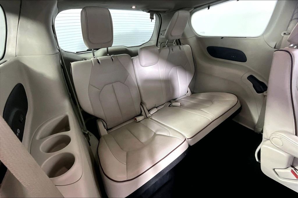 Used 2017 Chrysler Pacifica - photo 23
