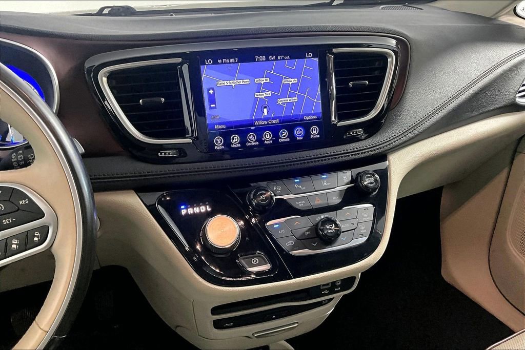 Used 2017 Chrysler Pacifica - photo 8