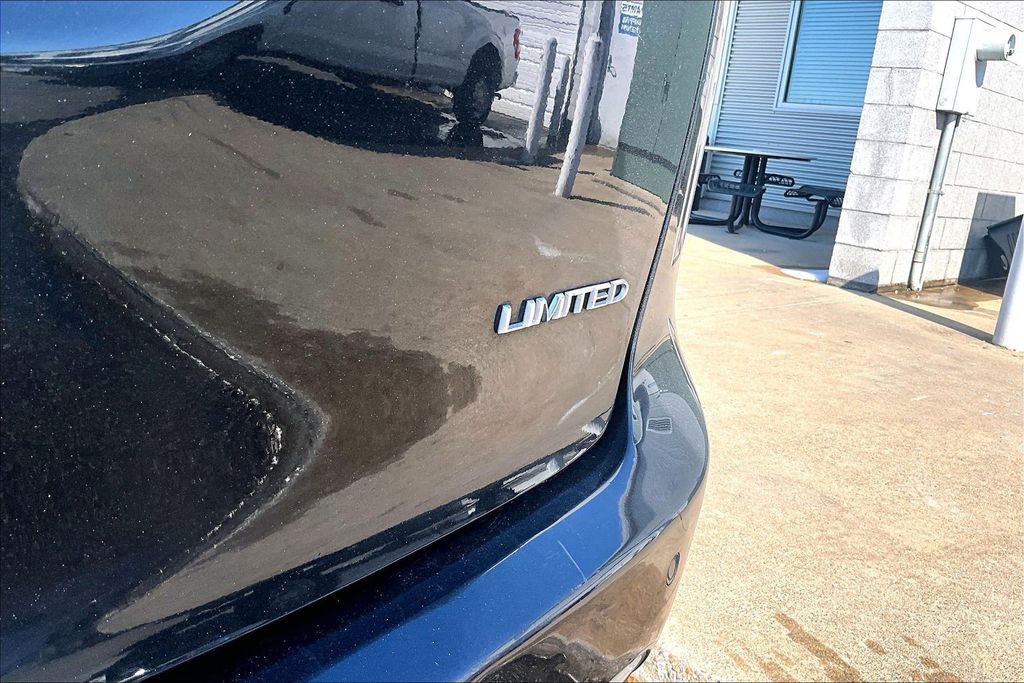 Used 2017 Chrysler Pacifica - photo 9