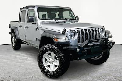 Used 2020 Jeep Gladiator - photo 1