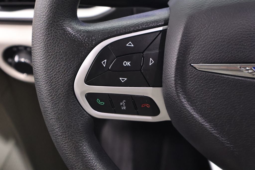 Used 2017 Chrysler Pacifica - photo 32
