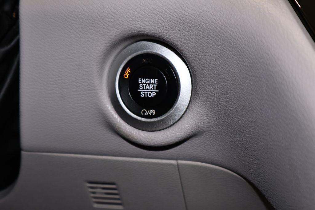 Used 2017 Chrysler Pacifica - photo 34
