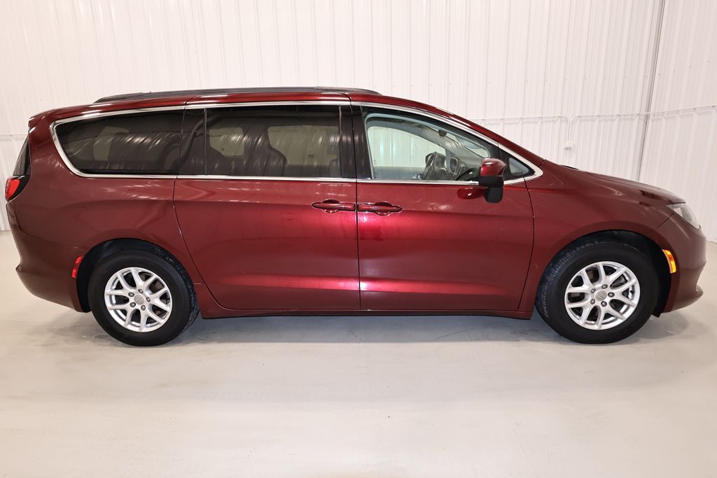 Used 2017 Chrysler Pacifica - photo 17