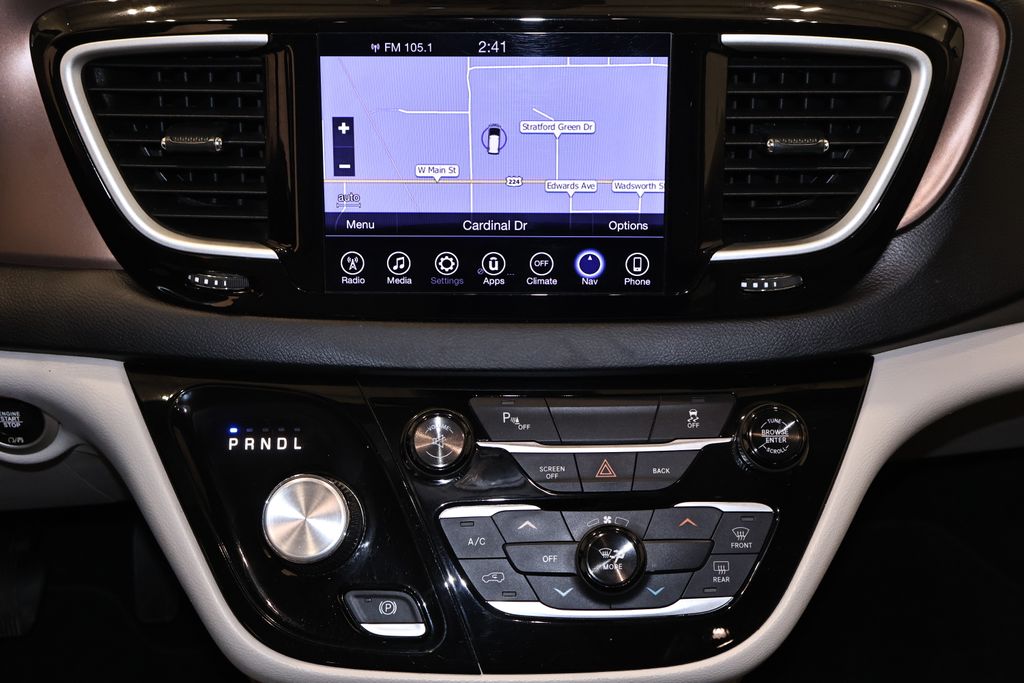 Used 2017 Chrysler Pacifica - photo 35