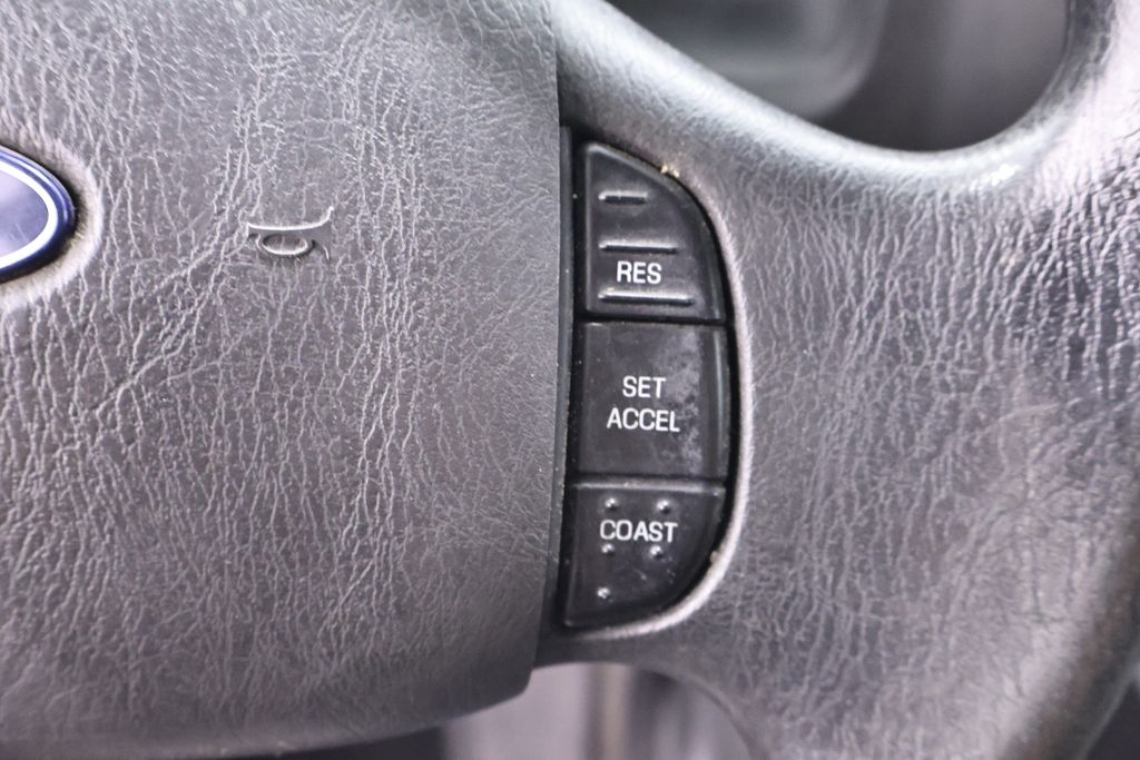Used 2019 Ford E-450 - photo 25