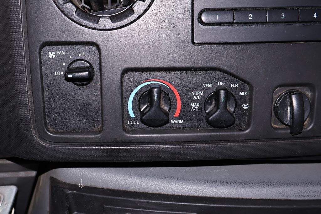 Used 2019 Ford E-450 - photo 29