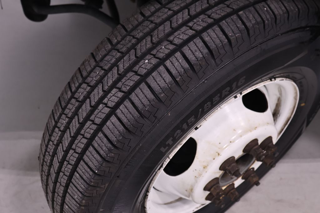 Used 2019 Ford E-450 - photo 33