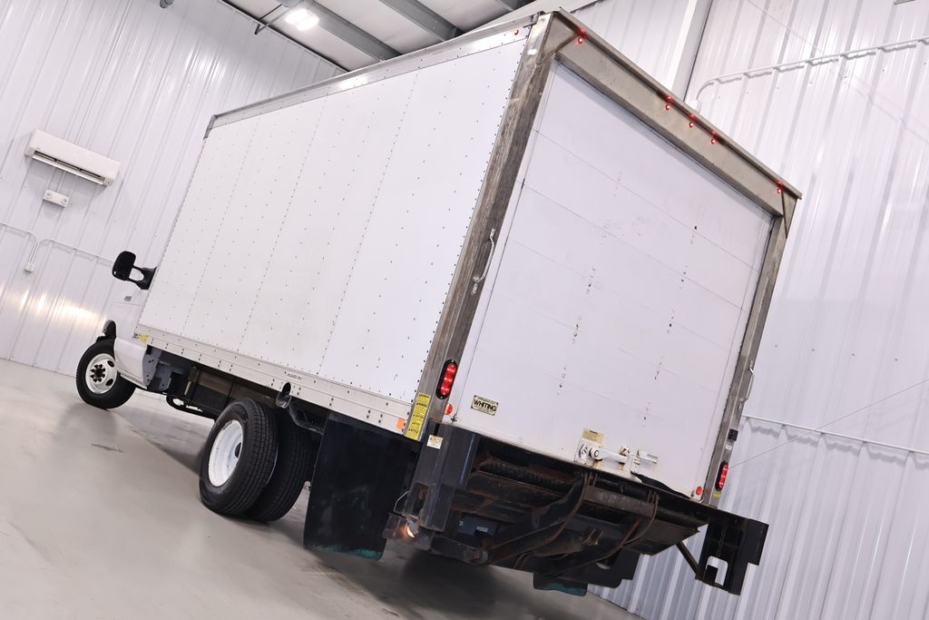 Used 2019 Ford E-450 - photo 34