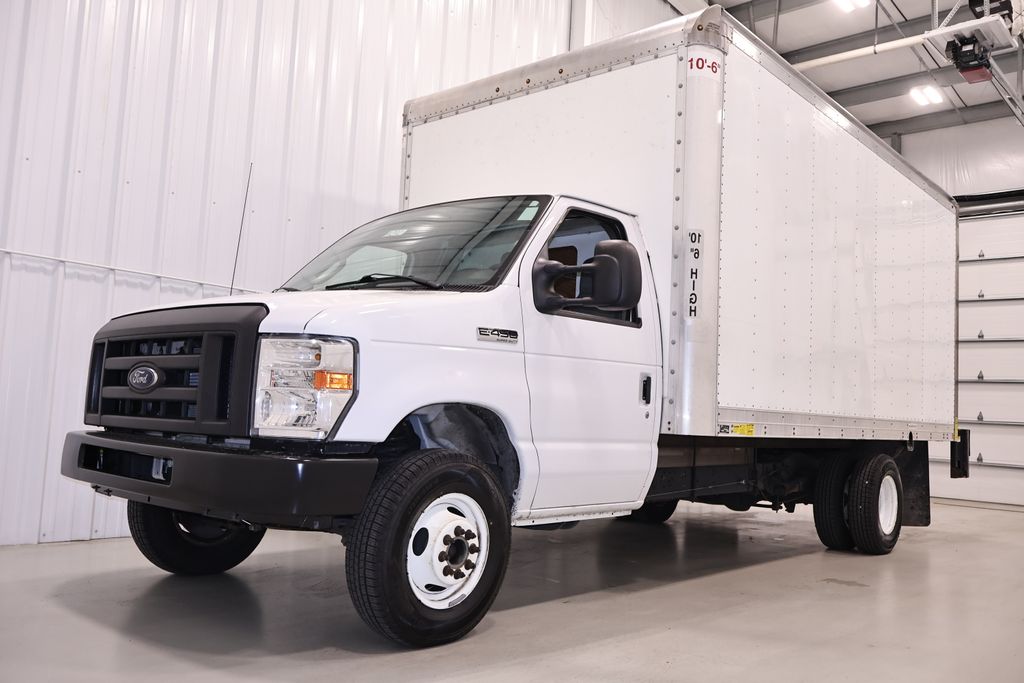 Used 2019 Ford E-450 - photo 7