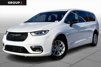 Used 2024 Chrysler Pacifica - photo 1