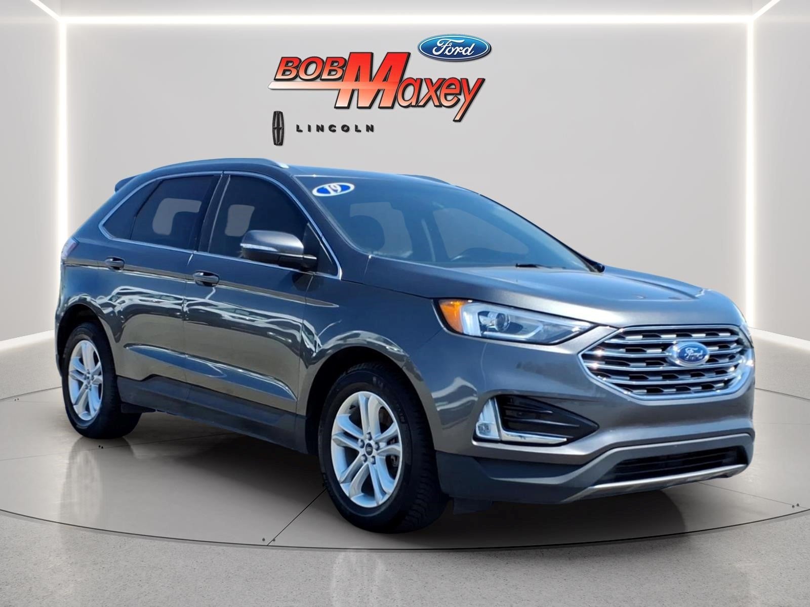 Used 2019 Ford Edge - photo 5