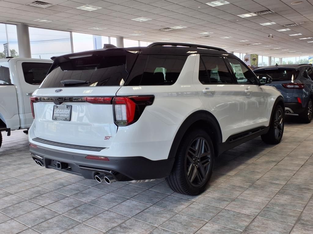 New 2025 Ford Explorer - photo 2