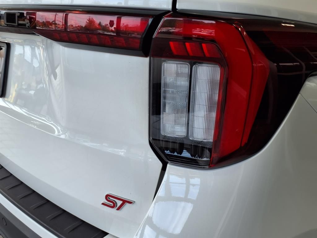 New 2025 Ford Explorer - photo 8