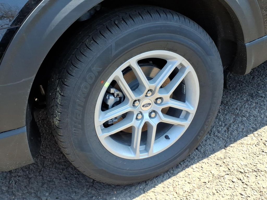 New 2026 Ford Explorer - photo 9