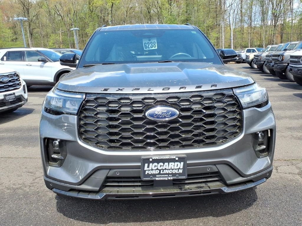 New 2026 Ford Explorer - photo 2