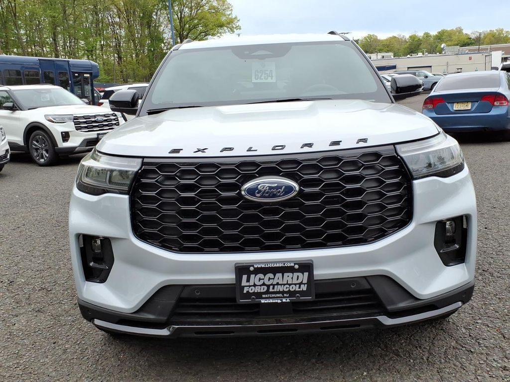 New 2026 Ford Explorer - photo 2