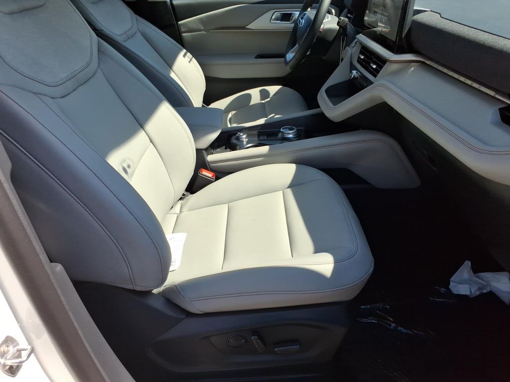 New 2026 Ford Explorer - photo 10
