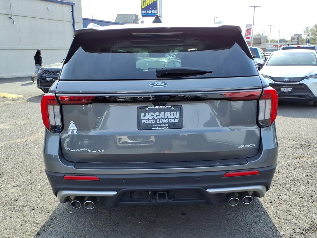 Used 2025 Ford Explorer - photo 8