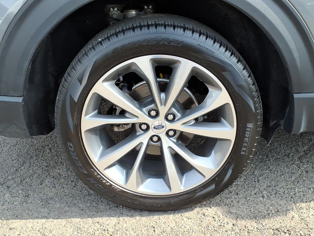 Used 2025 Ford Explorer - photo 9