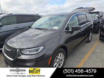 Used 2023 Chrysler Pacifica - photo 1