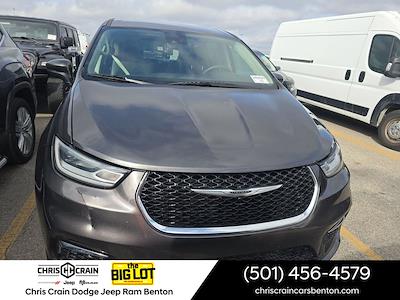 Used 2023 Chrysler Pacifica - photo 1