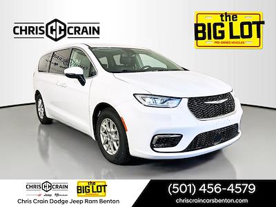 Used 2023 Chrysler Pacifica - photo 1