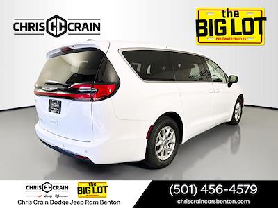 Used 2023 Chrysler Pacifica - photo 1