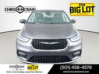 Used 2023 Chrysler Pacifica - photo 2