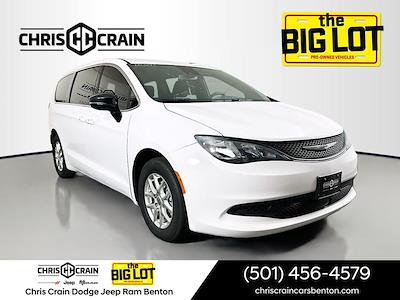 Used 2025 Chrysler Voyager - photo 1