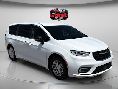 2024 Chrysler Pacifica FWD Minivan for sale #CZ3019 - photo 1
