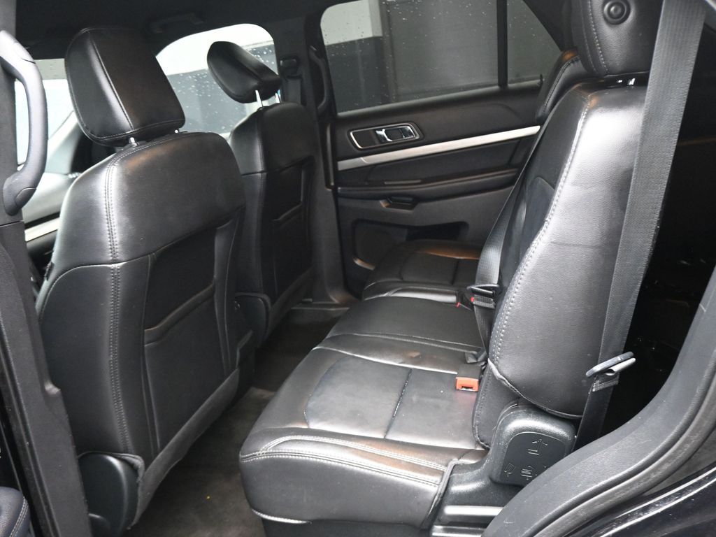 Used 2018 Ford Explorer - photo 12
