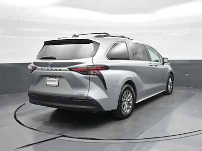 Used 2021 Toyota Sienna - photo 1