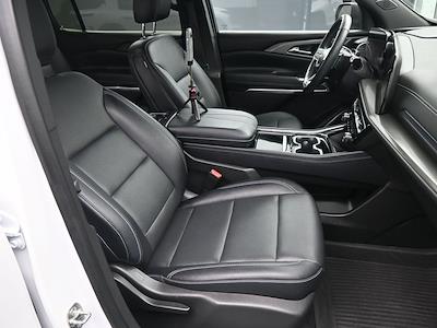Used 2024 Chevrolet Traverse - photo 1