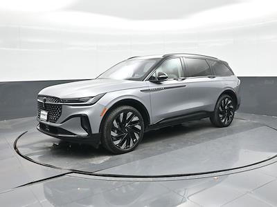 Used 2025 Lincoln Nautilus - photo 1