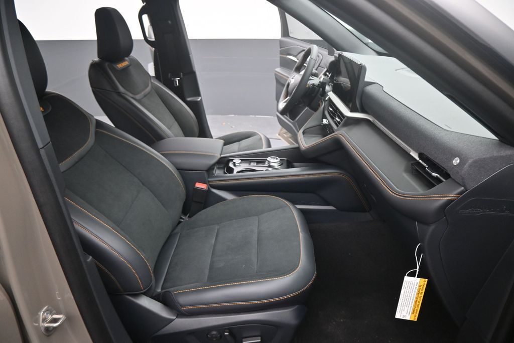 New 2026 Ford Explorer - photo 2