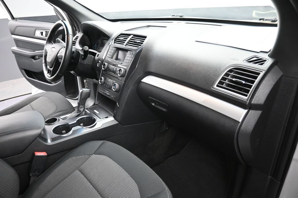 Used 2017 Ford Explorer - photo 16
