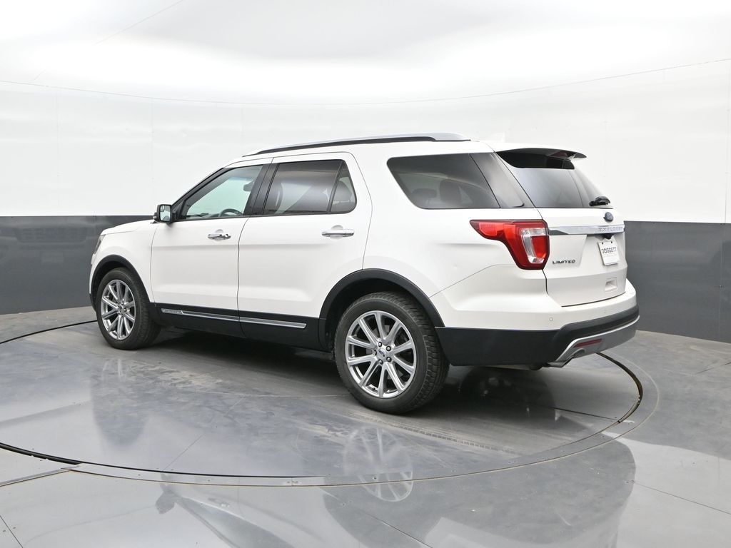 Used 2017 Ford Explorer - photo 2