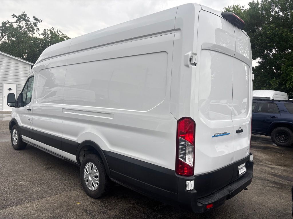 Used 2023 Ford E-Transit 350 - photo 2