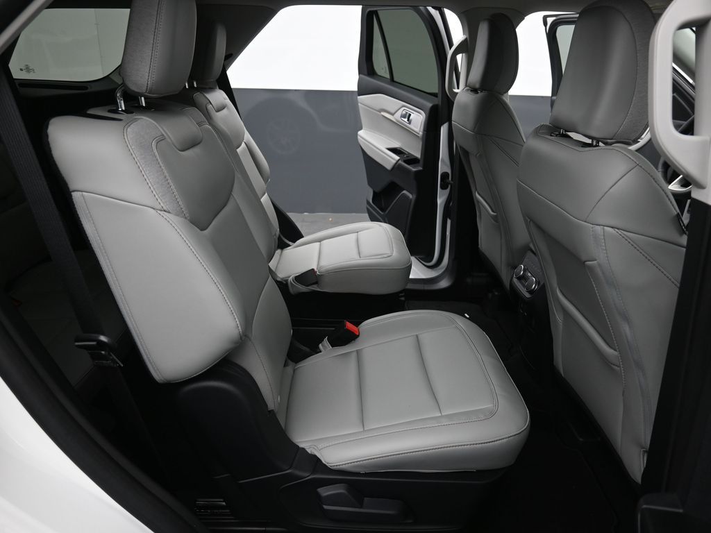 Used 2025 Ford Explorer - photo 25