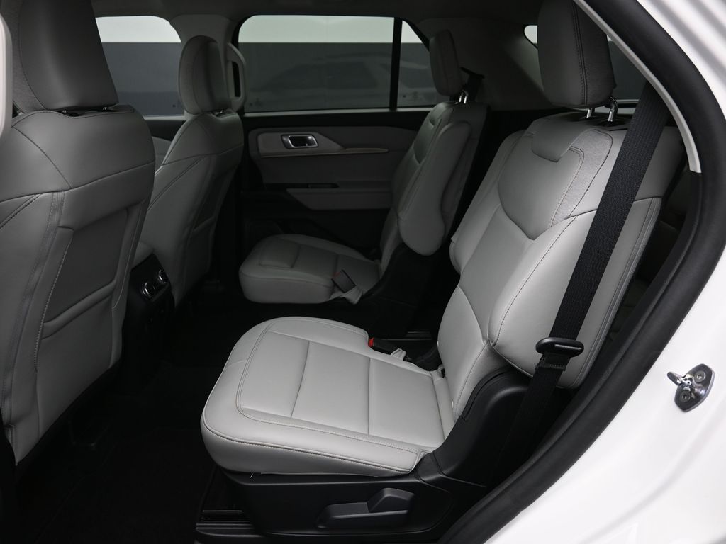 Used 2025 Ford Explorer - photo 28