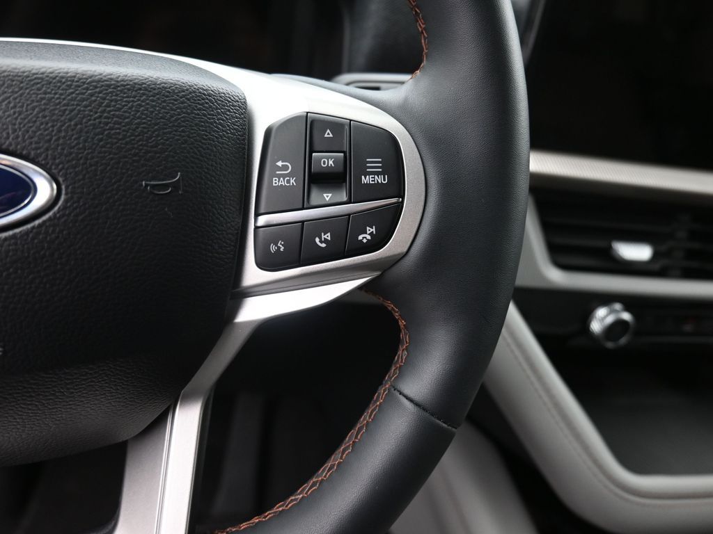 Used 2025 Ford Explorer - photo 7