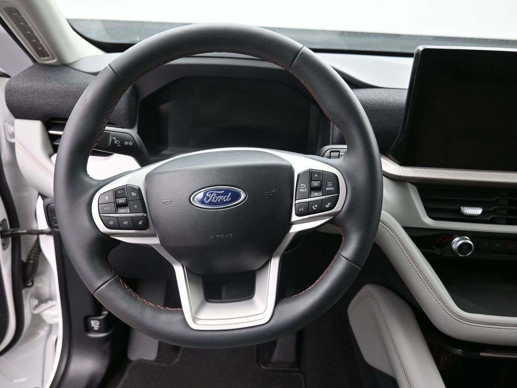 Used 2025 Ford Explorer - photo 9