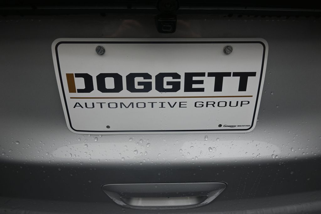 Used 2026 Chrysler Pacifica - photo 2