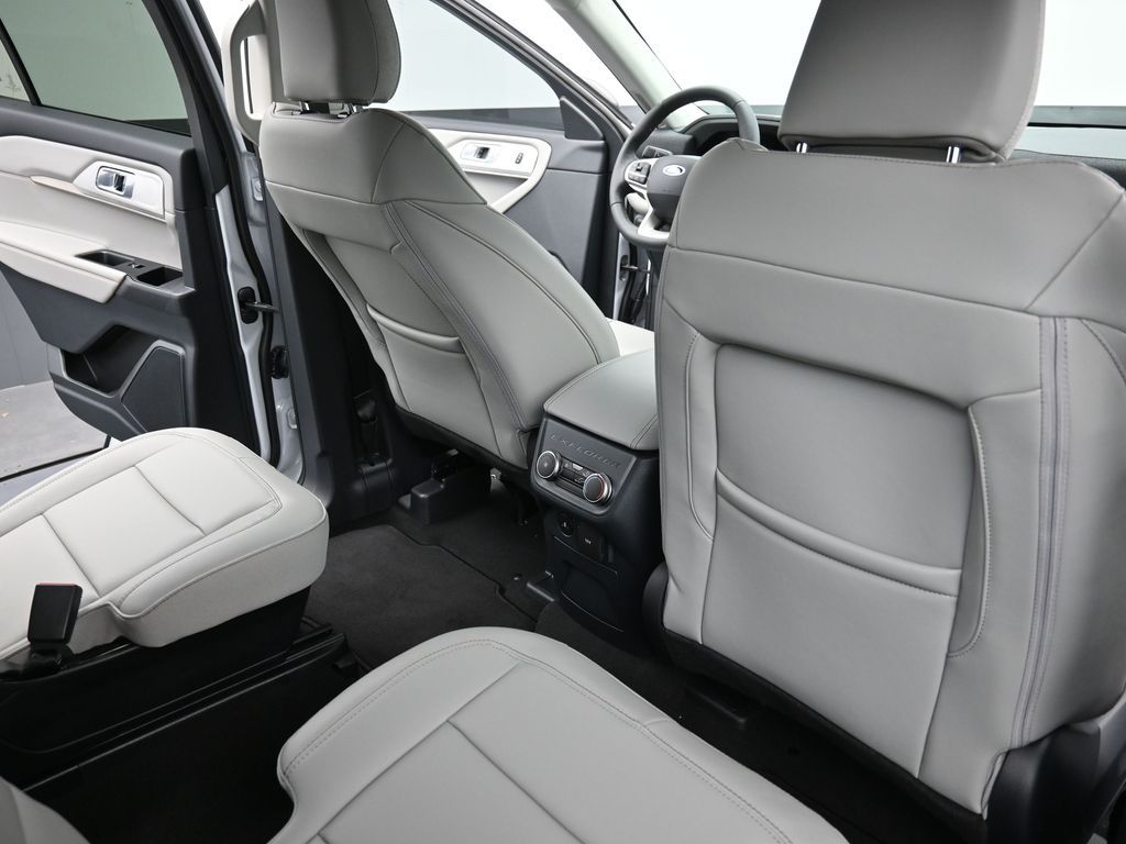 New 2026 Ford Explorer - photo 12